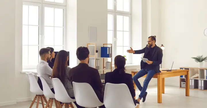Equipo de trabajo en una capacitación